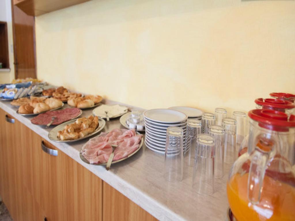 Hotel Ronconi Rimini Ngoại thất bức ảnh