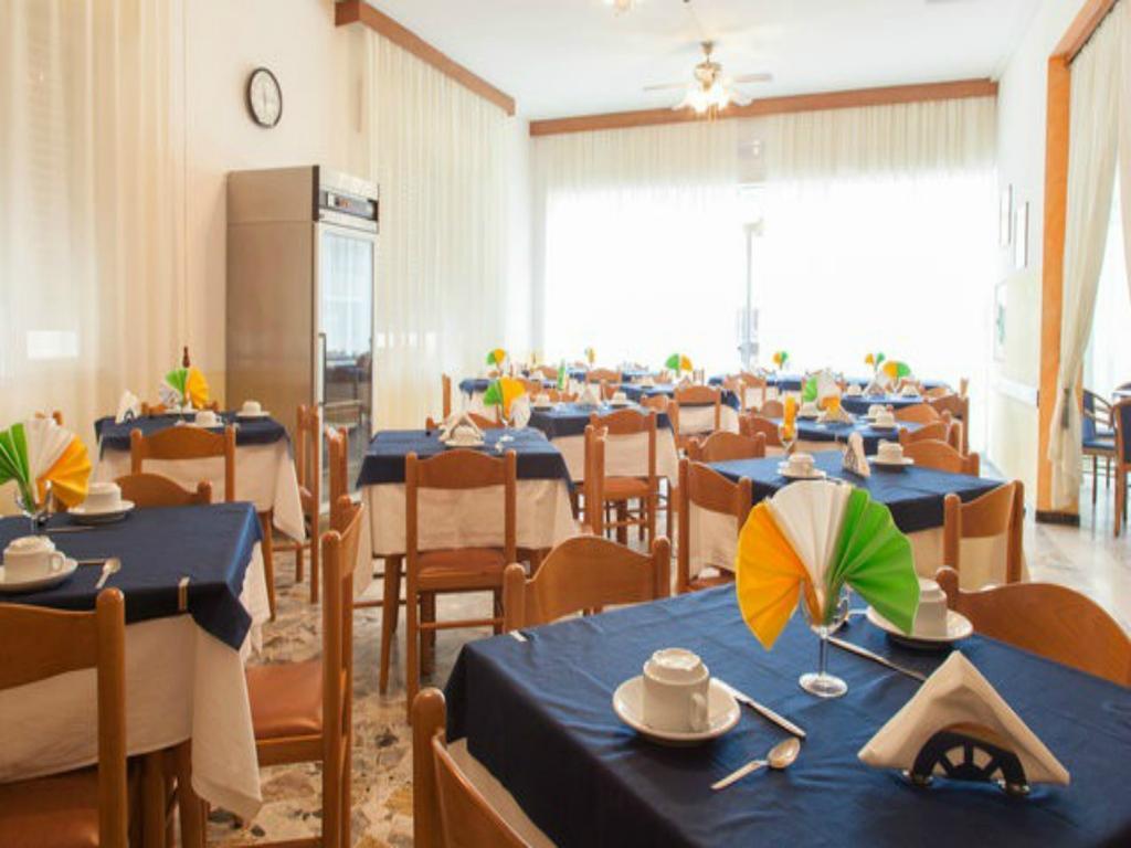 Hotel Ronconi Rimini Ngoại thất bức ảnh