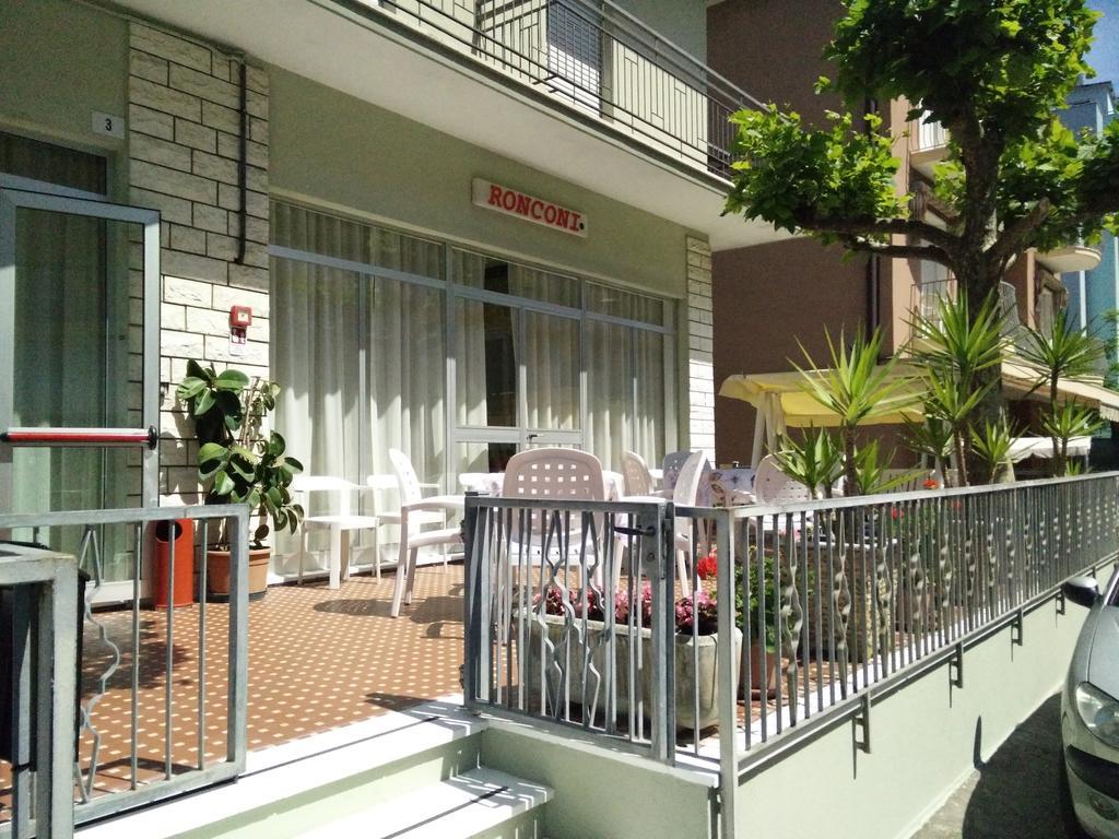 Hotel Ronconi Rimini Ngoại thất bức ảnh