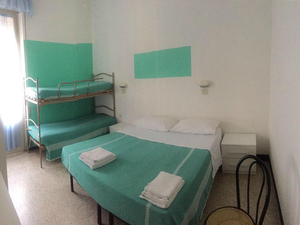 Hotel Ronconi Rimini Ngoại thất bức ảnh