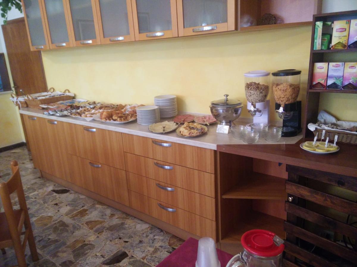 Hotel Ronconi Rimini Ngoại thất bức ảnh