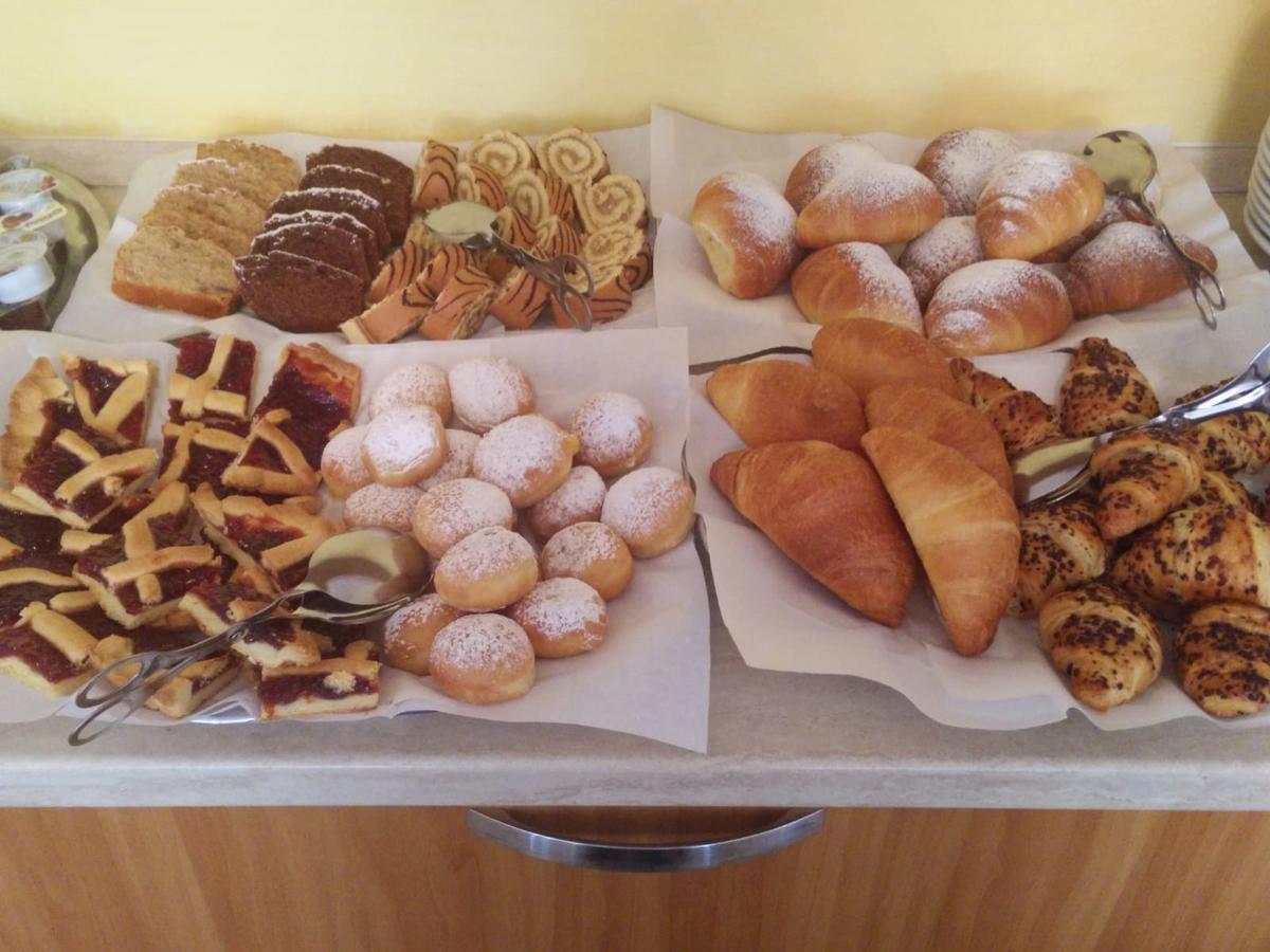 Hotel Ronconi Rimini Ngoại thất bức ảnh
