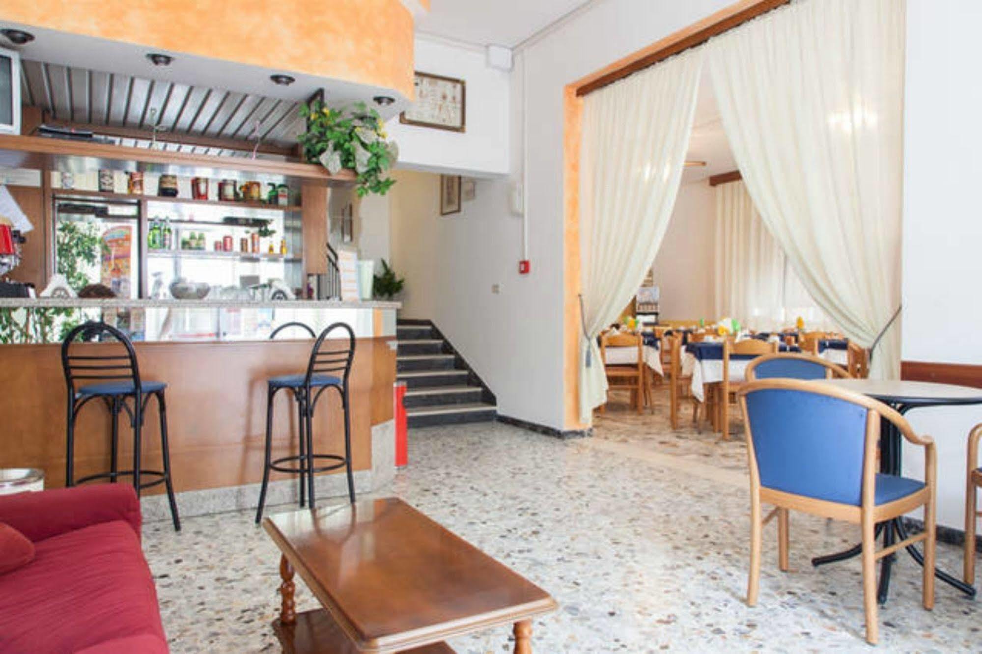Hotel Ronconi Rimini Ngoại thất bức ảnh