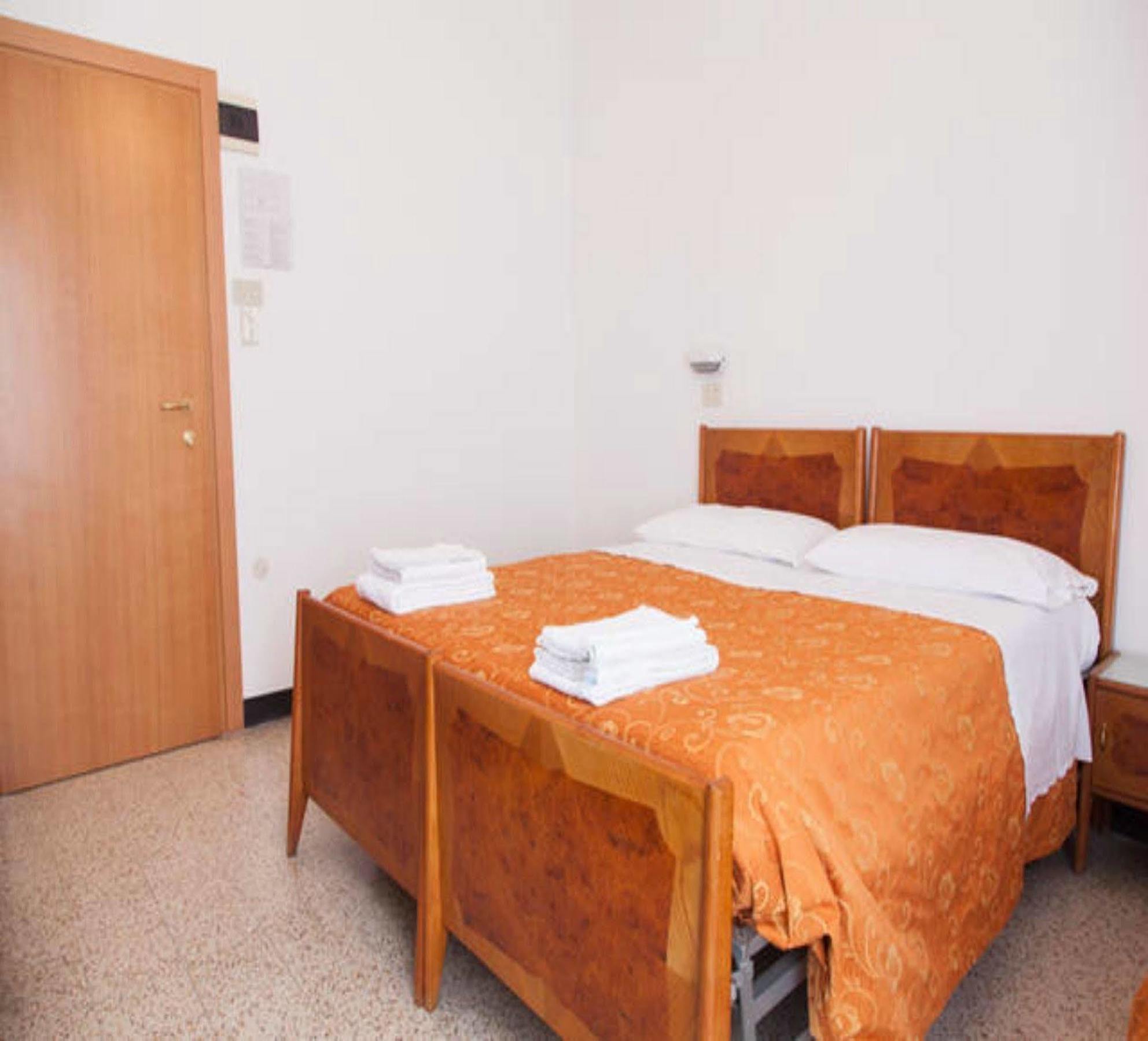 Hotel Ronconi Rimini Ngoại thất bức ảnh
