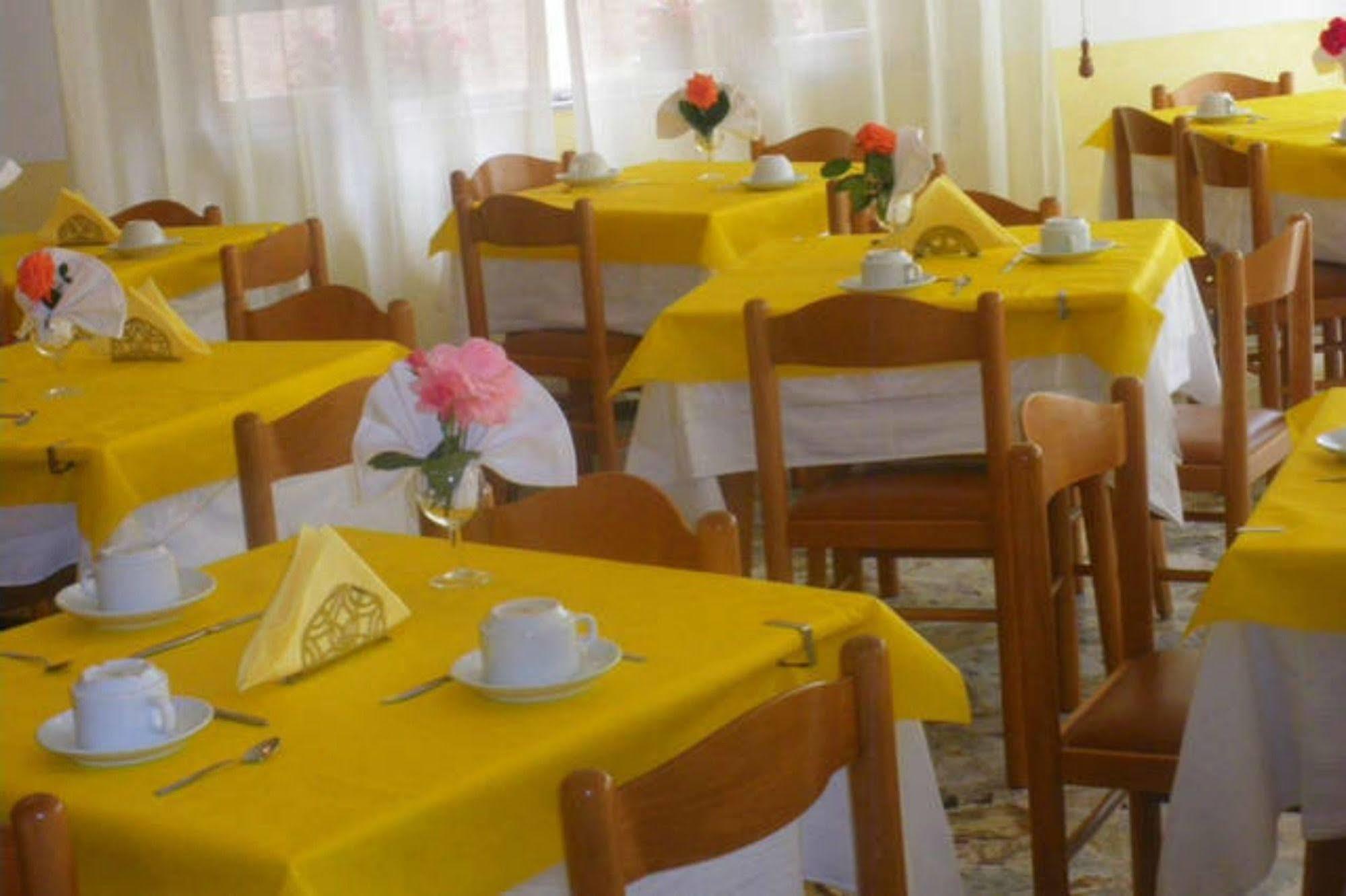 Hotel Ronconi Rimini Ngoại thất bức ảnh